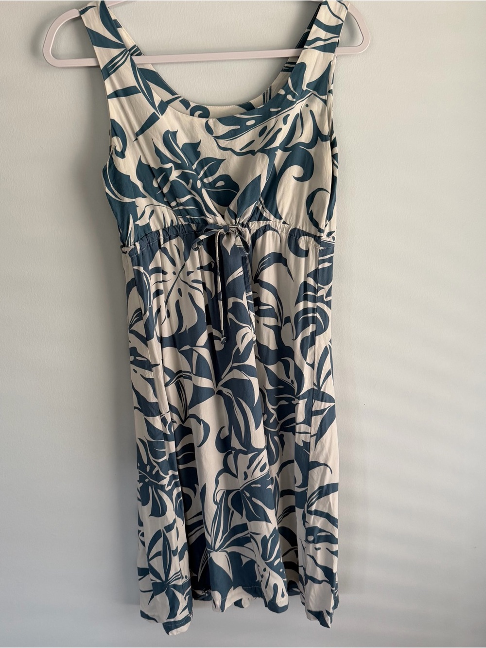 Puanani Made in Hawaii Tropical Monstera Print Sundress Medium Blue White Rayon